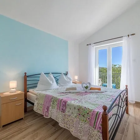 Apartment Anna Rogoznica (Sibenik-Knin)