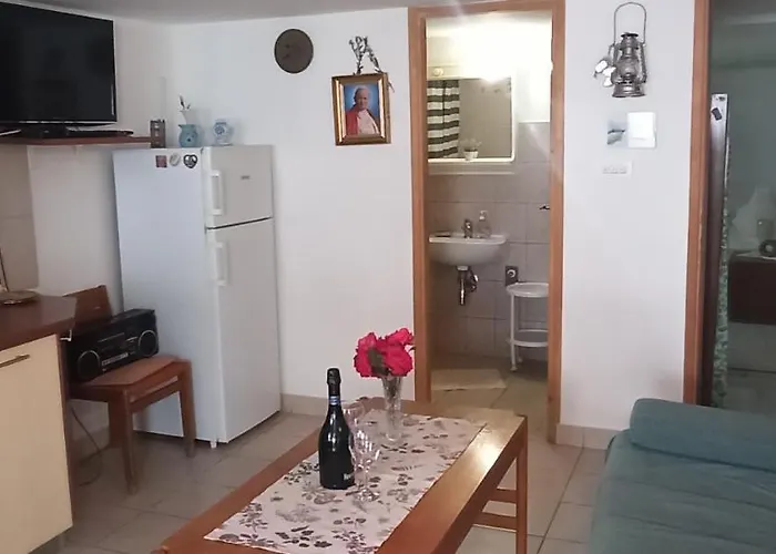 Anna Daire Rogoznica (Sibenik-Knin)